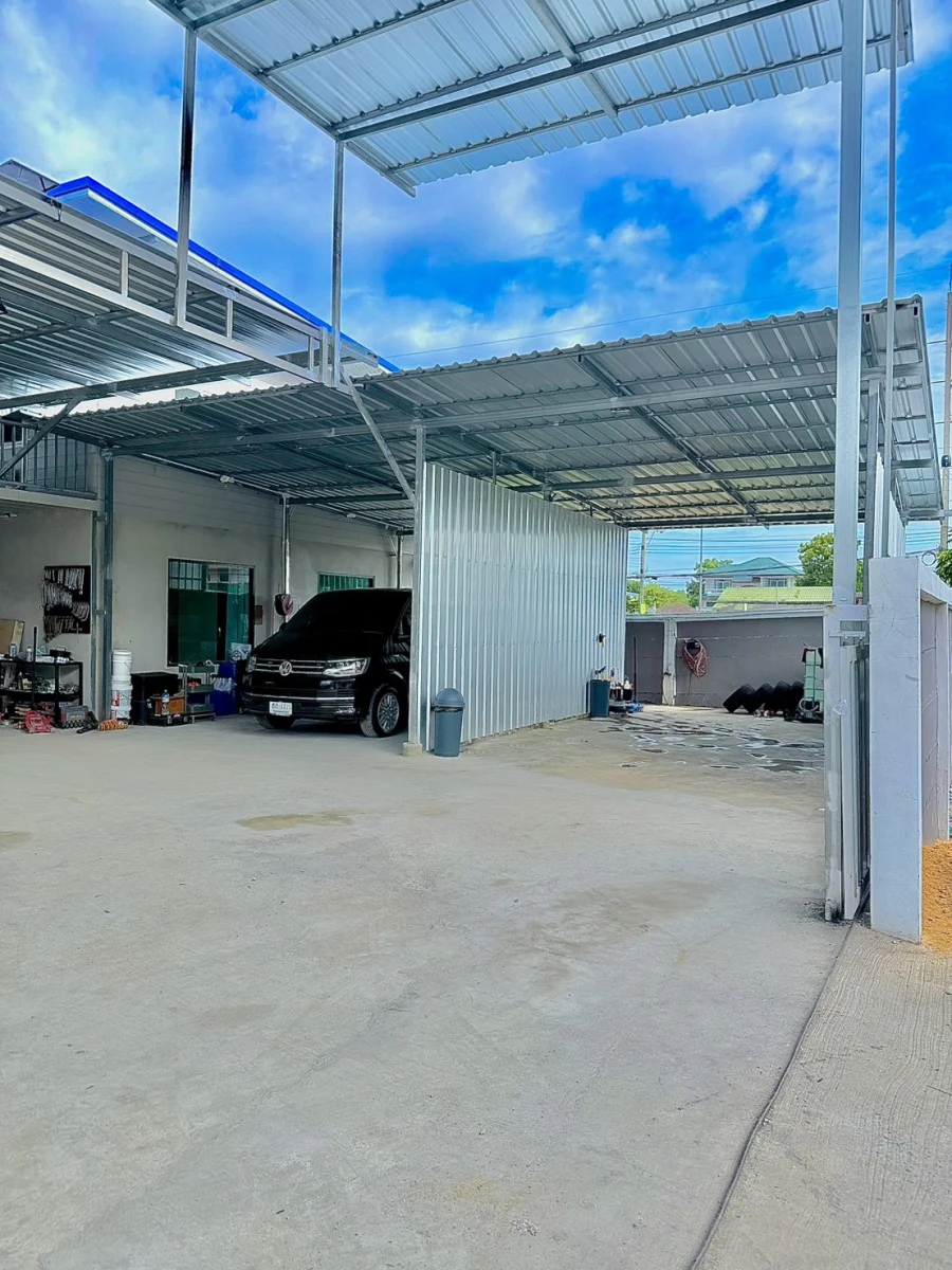 Actual entrance to Garage SOI 5